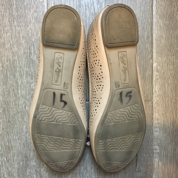 Women’s Shoes Size 5.5 - Picture 4 of 4